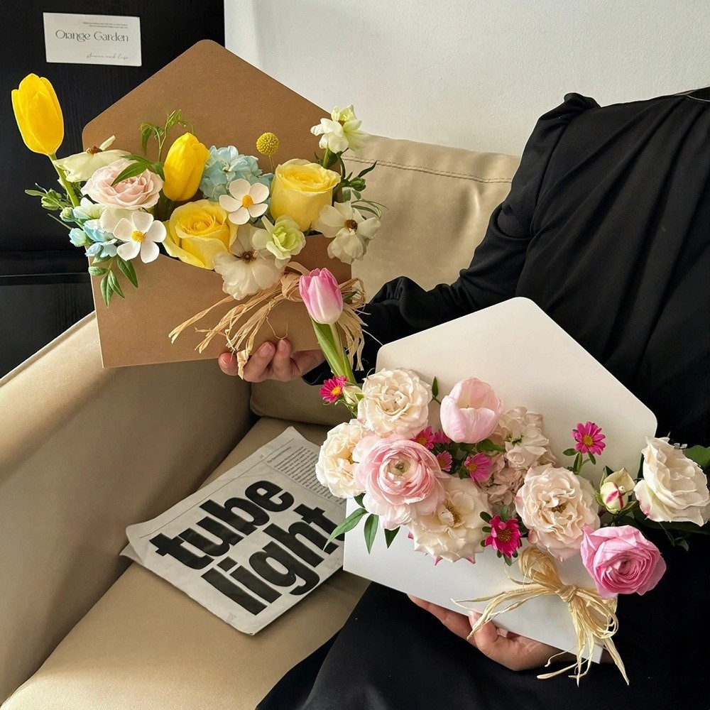 Envelope Shaped Cardboard Flow - Florist Flower Supply ulasan dan harga